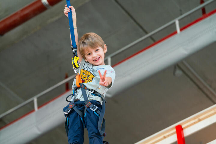 Kids birthday fun climbing party