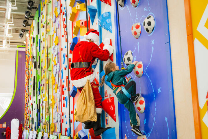 Climb With Your Whole Family on Christmas Eve!