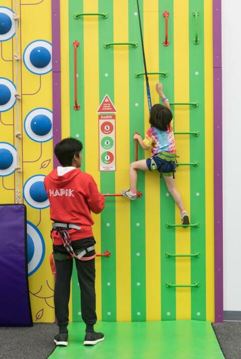 Community groups fun climbing HAPIK